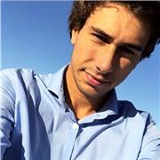 Me defino como una persona que siempre quiere enseñar y aprender cosas nuevas, especialmente, los idiomas. 
Puedo dar clases de español para extranjeros, de lengua y literatura e incluso de francés.